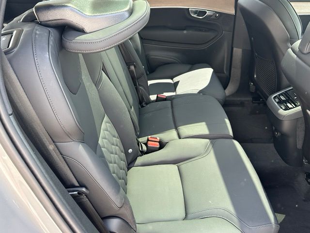 2025 Volvo XC90 B6 Plus 7-Seater — photo 11 of 49