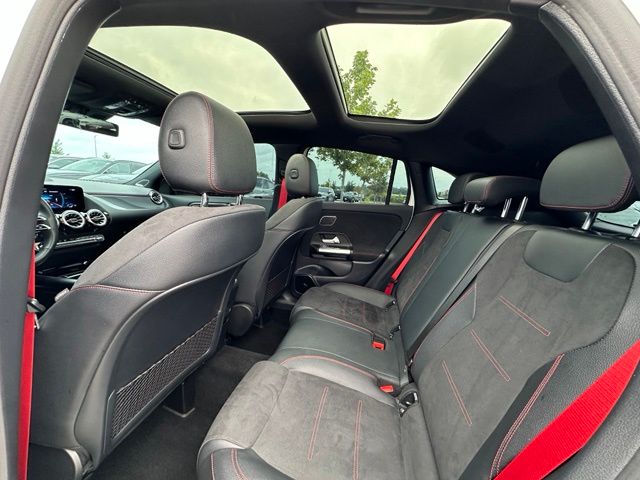 2025 Mercedes-Benz GLA GLA 35 AMG — photo 13 of 30