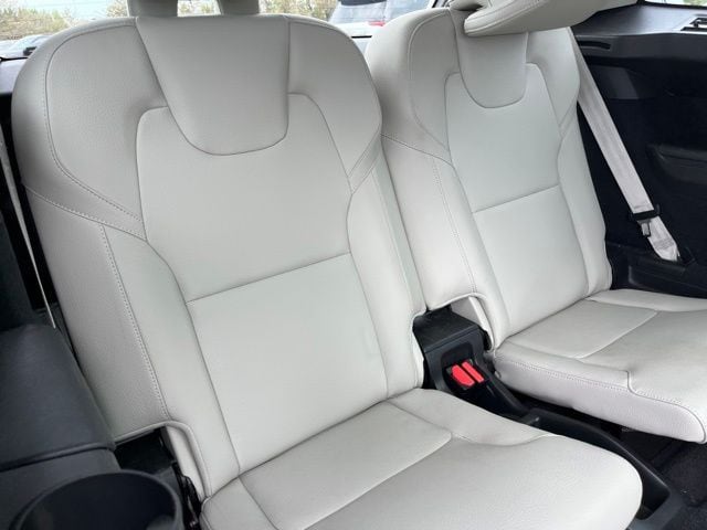2023 Volvo XC90 B6 Plus 6-Seater — photo 12 of 28