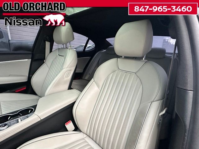 2023 Genesis G70 3.3T — photo 10 of 20