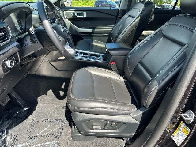 2023 Ford Explorer XLT — photo 22 of 29