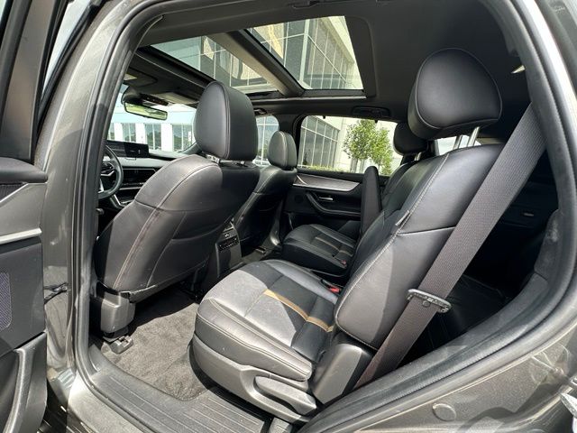 2024 Mazda CX-90 Phev Premium Plus — photo 17 of 31