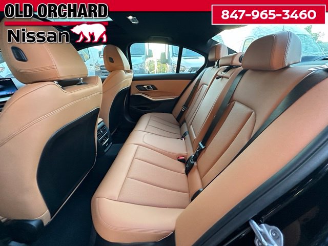 2025 BMW 3 Series 330i xDrive — photo 15 of 23