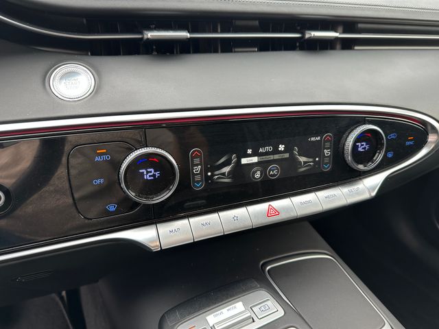 2023 Genesis GV70 3.5T Sport — photo 26 of 37