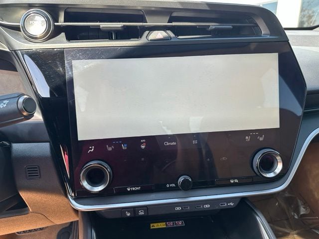 2023 LEXUS RZ 450e Premium — photo 27 of 32