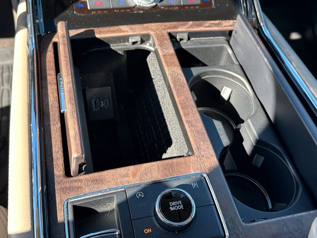 2023 Lincoln Navigator L Reserve — photo 26 of 37