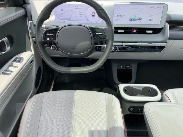 2023 Hyundai IONIQ 5 Limited — photo 18 of 35