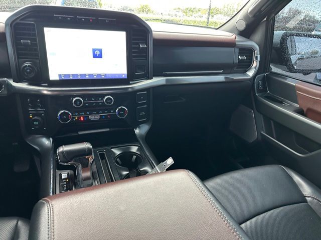 2023 Ford F-150 Lariat — photo 13 of 37