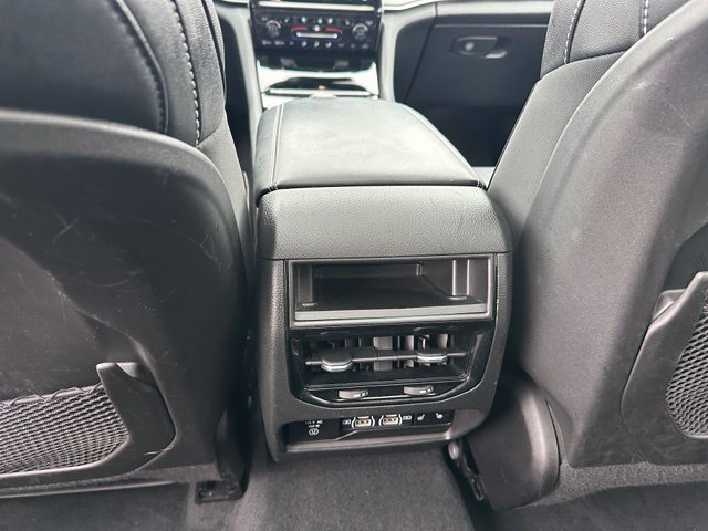 2023 Jeep Grand Cherokee Limited — photo 18 of 36