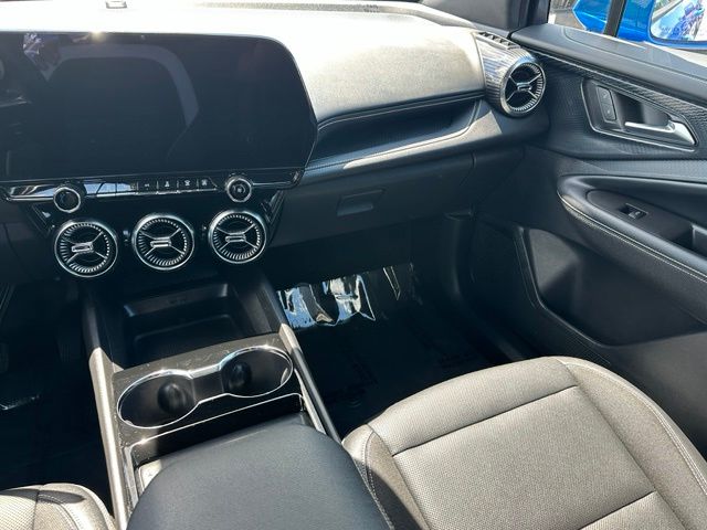 2024 Chevrolet Blazer EV LT — photo 17 of 28