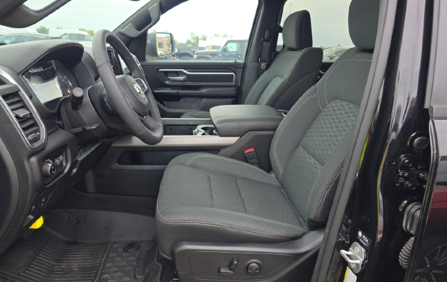 2025 Ram 1500 Big Horn/Lone Star — photo 6 of 11