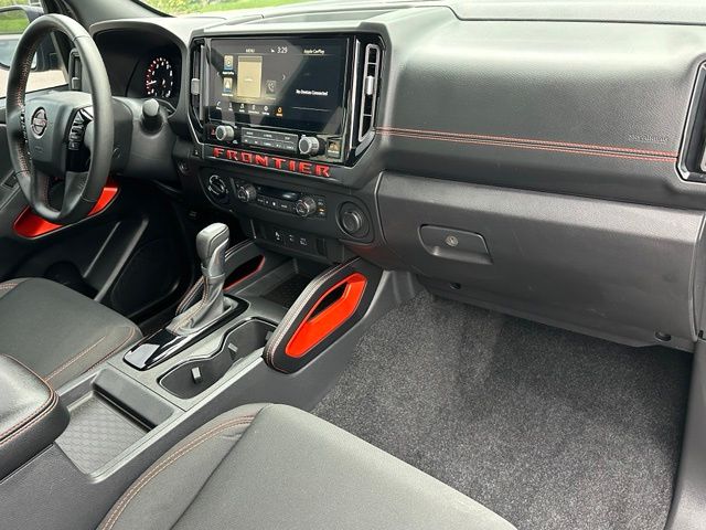 2025 Nissan Frontier PRO-4X — photo 28 of 43