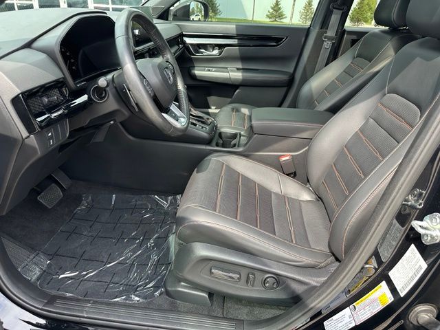2024 Honda CR-V Hybrid Sport Touring — photo 18 of 32