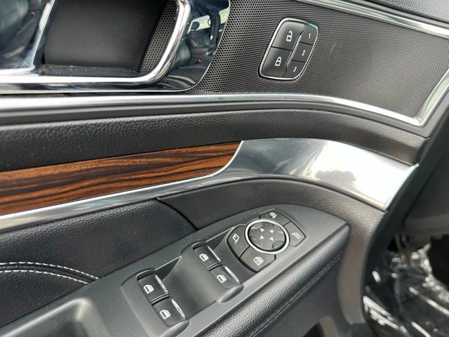 2019 Ford Explorer Limited — photo 21 of 33