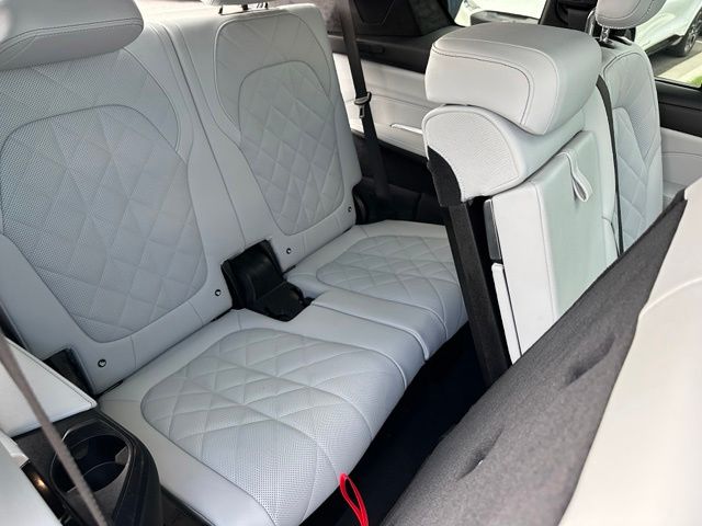2024 BMW X7 xDrive40i — photo 11 of 34