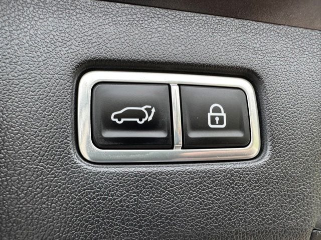 2023 Kia Sorento Hybrid EX — photo 15 of 37