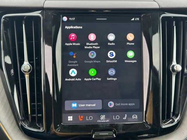 2025 Volvo XC60 B5 Plus — photo 26 of 32