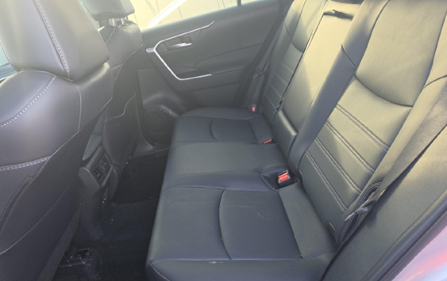 2024 Toyota RAV4 XLE Premium — photo 8 of 9