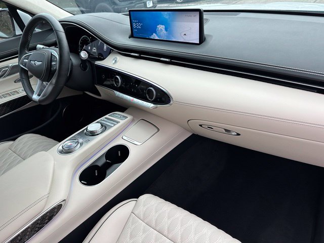 2025 Genesis GV70 3.5T Sport — photo 10 of 41