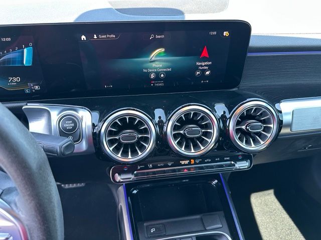 2022 Mercedes-Benz GLB GLB 35 AMG® — photo 27 of 34