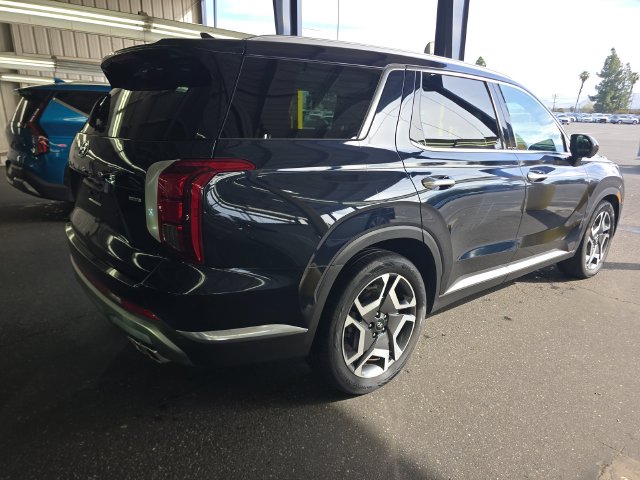 2024 Hyundai Palisade Limited — photo 4 of 10