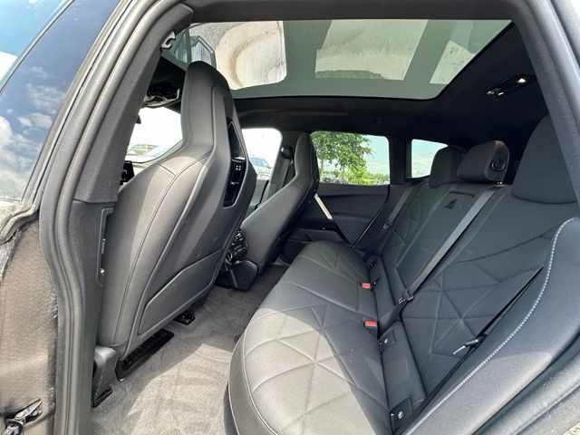 2023 BMW iX xDrive50 — photo 14 of 44