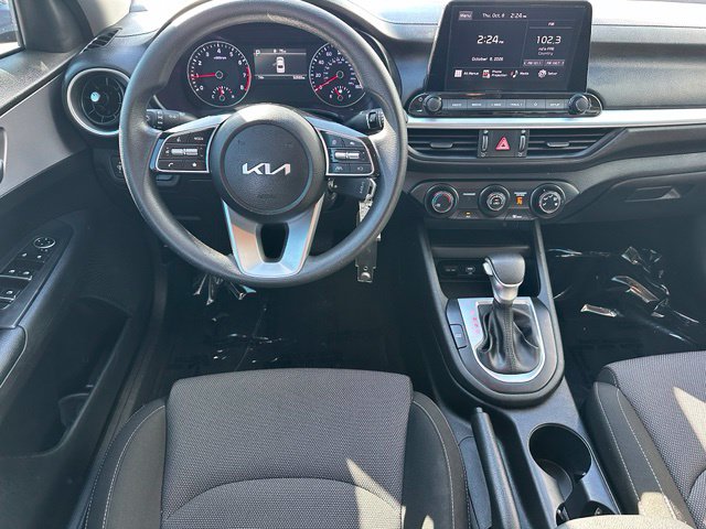 2023 Kia Forte LXS — photo 14 of 30