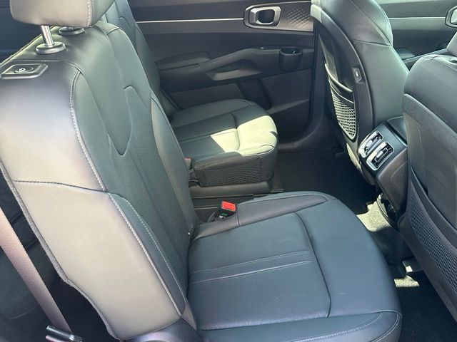 2023 Kia Sorento Hybrid EX — photo 10 of 31