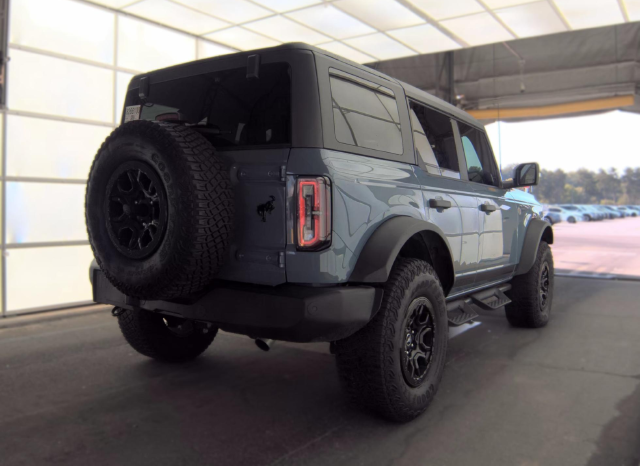 2023 Ford Bronco Wildtrak — photo 3 of 10