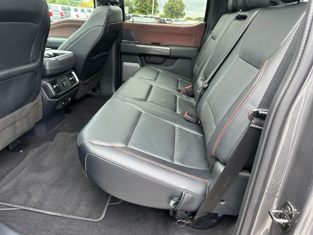 2023 Ford F-150 Lariat — photo 13 of 29