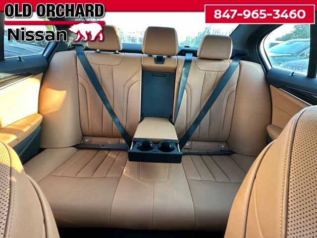 2023 BMW 5 Series 530i xDrive — photo 13 of 24