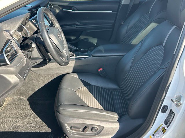 2018 Toyota Camry SE — photo 16 of 27