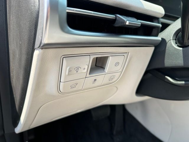 2025 Hyundai Tucson Hybrid Limited — photo 22 of 39