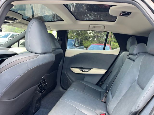 2023 LEXUS RZ 450e Premium — photo 13 of 27