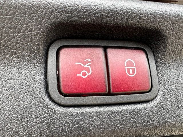 2023 Mercedes-Benz EQE 350 Sedan — photo 10 of 33