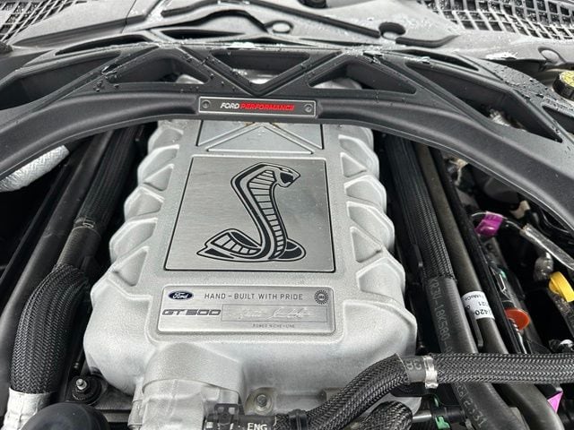 2021 Ford Mustang Shelby GT500 — photo 12 of 33