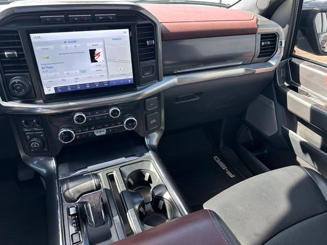 2023 Ford F-150 Lariat — photo 14 of 31
