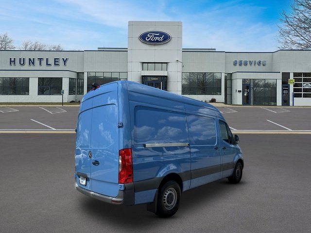 2024 Mercedes-Benz Sprinter 2500 Crew 144 WB — photo 5 of 23
