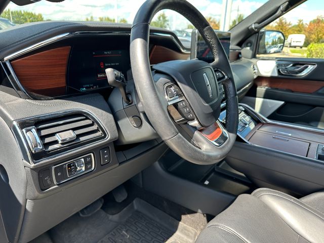 2022 Lincoln Navigator Reserve — photo 25 of 38