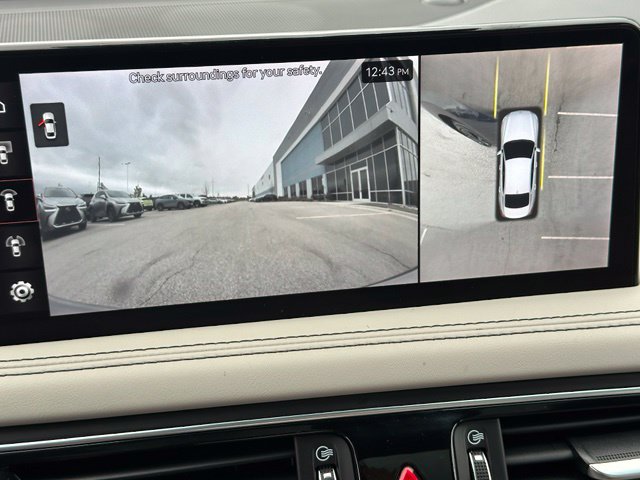 2023 Genesis G70 3.3T — photo 31 of 39