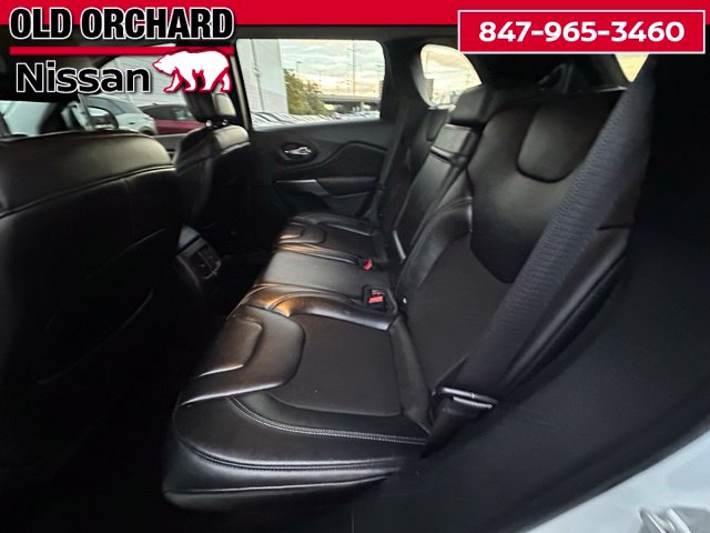 2019 Jeep Cherokee Latitude Plus — photo 12 of 20