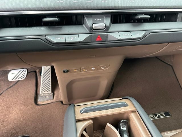 2024 Kia EV9 GT-Line — photo 28 of 43