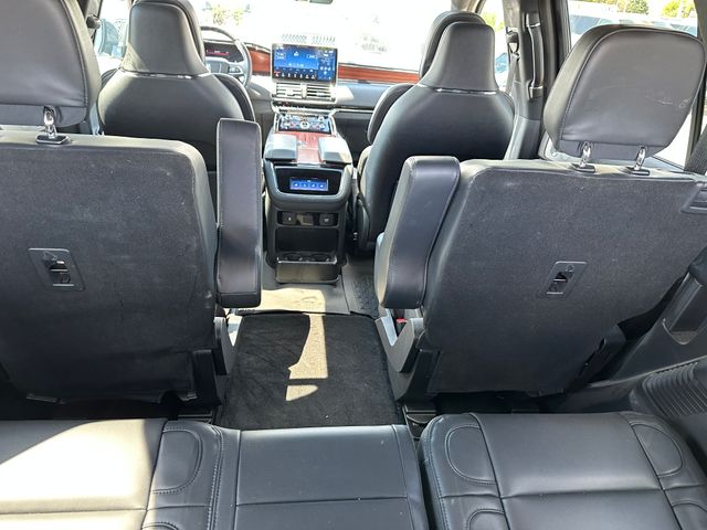 2022 Lincoln Navigator Reserve — photo 13 of 38