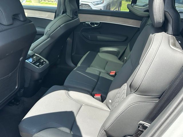 2025 Volvo XC90 B6 Plus 7-Seater — photo 15 of 49