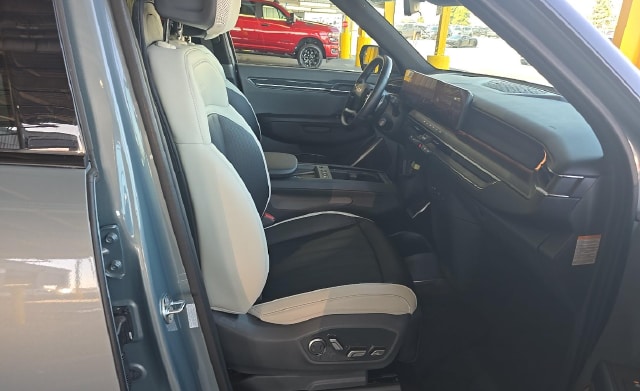 2024 Kia EV9 GT-Line — photo 6 of 9