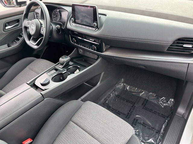 2021 Nissan Rogue SV — photo 9 of 26