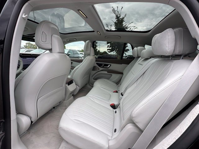 2023 Mercedes-Benz EQS 580 — photo 15 of 31
