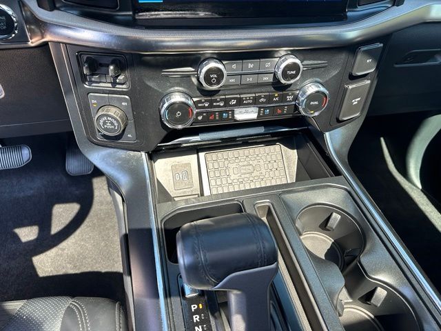 2023 Ford F-150 Raptor — photo 25 of 37