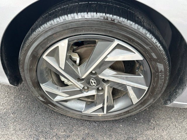 2025 Hyundai Elantra Hybrid Limited — photo 8 of 26