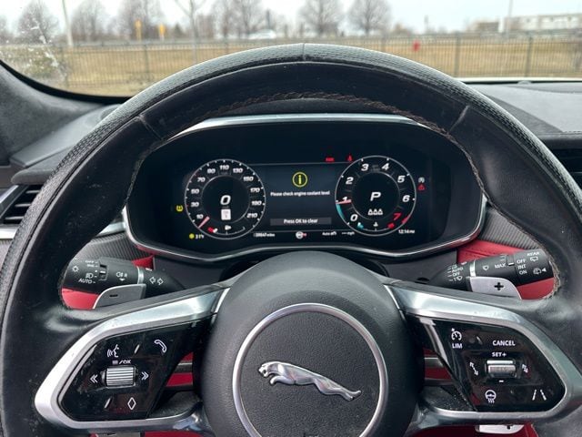2023 Jaguar F-PACE SVR — photo 21 of 23